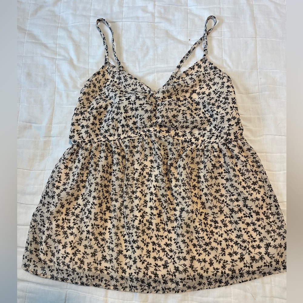 Flowery flowy top, size M